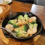 ロティサリーチキンとワイン飲み放題 Hamachan55 - 