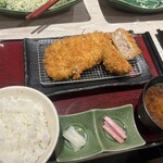 とんかつ新宿さぼてん - 料理写真:この白い漬物も美味しい