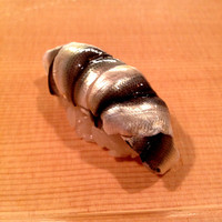 鮨 りんだ - 今が旬の新子のにぎり