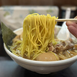 一条流がんこ総本家分家四谷荒木町 - ツブ貝12kg100ラーメン