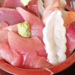 魚料理ひろせ - 海鮮丼アップ
