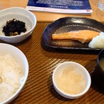 ガスト - 料理写真:焼鮭朝定食 740円