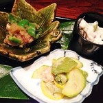 京 上賀茂 御料理秋山 - 八寸　明石蛸と万願寺のらっきょう和え、ズッキーニ、無花果とアスパラガスと伊予柑の皮の砂糖漬けの白和え　