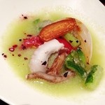 京 上賀茂 御料理秋山 - 烏賊、玉ねぎ、鰆のカラスミ、トマトのグリーントマトスープ