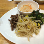 ジンギスカン つたや - ナムルはよい箸休め