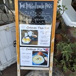 THE THREE LITTLE PIGS - 