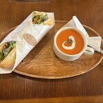 THE THREE LITTLE PIGS - 