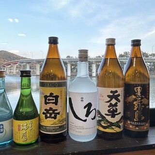 地元酒造の地酒を中心とした、地域のお酒をご提供