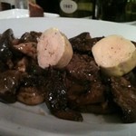 ラ シャンブル - 猪肉のフォアグラ乗せ。あっという間に平らげてしまい、シェフに「もっと味わって・・・」と言わせてしまいました。