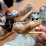 とん太 - コロモ全体は剥がれにくい。小さい欠片が落ちやすい。