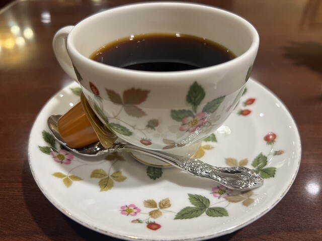 Cafe Eikokuya Oosakasute-Shonshiti Sasuge-Tobiru Ten