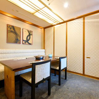 テーブル個室
                                          (お部屋代1,000円～)