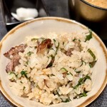 神楽坂 鉄板焼 向日葵 - ガーリックライスにもしっかりとお肉