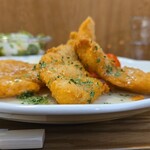 キッチン ブルー グローブ - 横から、気持ち反りあがっています