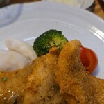 キッチン ブルー グローブ - 備え付け野菜のアップ