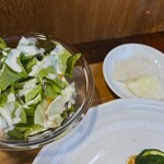 キッチン ブルー グローブ - サラダ、お新香のアップ