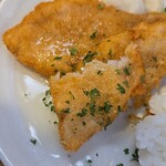 キッチン ブルー グローブ - 真ん中のフライ、大きめにカット