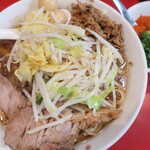 ラーメン二郎 - ラーメン半分＋青ネギショウガ半分崩