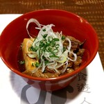 酒と食遊人 みなと - お通し（牛すじ豆腐）