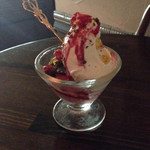 ジェラテリア アクオリーナ - コッパジェラート"ミルキーウェイ"（780円）