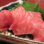 にくの匠 三芳 - 信州牛雌のサーロイン、塩わさび、わさびと黄身醤油で