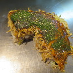 花ちゃん - 最初から切り離してしまうとうまく切れないので端から徐々に切り取っていく