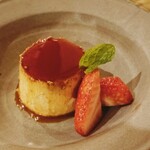 オステリア セルヴァジーナ - プリンに見えるがパンナコッタ