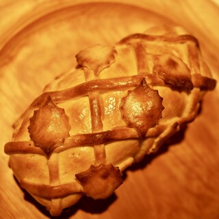 断トツで一番人気のメインディッシュ、牛フィレの塩パイ包み焼き