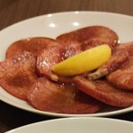 焼肉 慶州苑 - タン塩分厚い