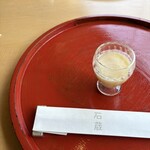 妙見石原荘 食菜石蔵 - ウェルカムドリンクはキンカン麹スパークリング