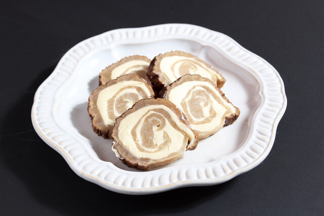 いぶりがっこのチーズ巻