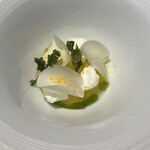 ラ・ヴァガボンド - 八朔　山羊のヨーグルト　チュール　蓬のオイル