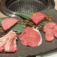 近江うし 焼肉 にくTATSU 青山本店 - 