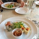 ラ・トランピスタ - 店員の接客態度もよく何も伝えてなかったのに家族の誕生日と知るとワインのランップ、ケーキにデコレーションしてくださったりと楽しい夜を過ごせました。もちろん料理も美味しくいただきました。