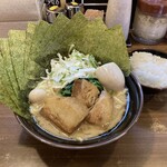 一刀家 - 一刀盛りラーメン 醤油（1,200円）＋のり増（食べログ クーポン）＋ライス（無料）