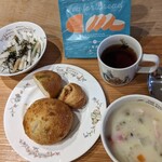 椿宗善 - 料理写真:クラムチャウダー・エスさんのパン、大根サラダに合わせて。