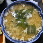 ゆたか寿司 - ついてくる味噌汁