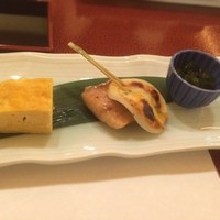 菊華荘 - 出し巻き卵、鰆西京焼き、焼き蒲鉾、めかぶ