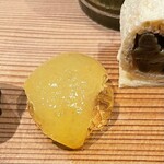 銀座 しのはら - ワカサギの下にあったのが、柚子甘炊き寒天寄せ