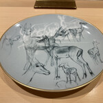 銀座 しのはら - ここ半年くらいの大将のお気に入り　エルメスのデザートプレート　赤道直下のスケッチ(ロベール・ダレ) インパラ