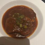 ビストロ バー ア ヴァン コダマ - 牛舌のプレゼ　ソースピカント