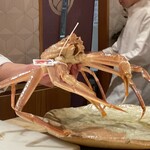 銀座 しのはら - 秋田県男鹿の本ズワイ　最近はこのズワイが美味しいと篠原さん　1kg級