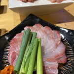 南九州畜産 卸売市場 なんちく - ヒラマサ薄造り