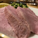 南九州畜産 卸売市場 なんちく - タン刺し