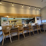 麺や 勁草 - 店内カウンター席の様子