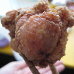 「もり山別府店」の唐揚げ（もも）