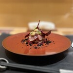 銀座 大石 - メジマグロ藁燻製塩焼き・赤キャベツ・赤たまねぎ