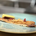 銀座 大石 - 舌平目のムニエル　さつまいも 生姜 レモン 骨からとったソース