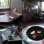 焼肉のMr.青木 - 一人なので窓のある個室に通されましたが雰囲気いいです