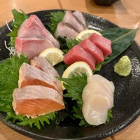 UMAMI日本酒弐番館 - 刺し身5点盛り3人前